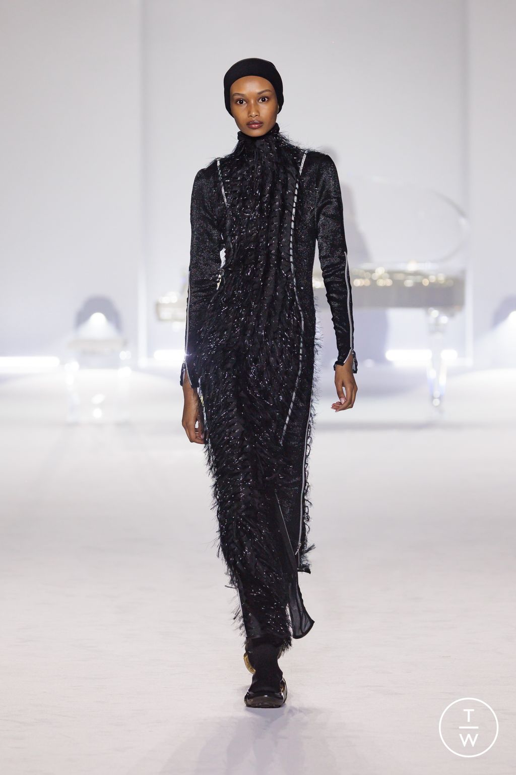 Fashion Week Milan Fall/Winter 2024 look 2 de la collection Maison Yoshiki Paris womenswear