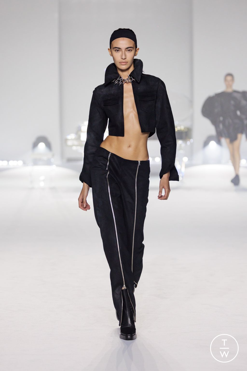 Fashion Week Milan Fall/Winter 2024 look 13 de la collection Maison Yoshiki Paris womenswear