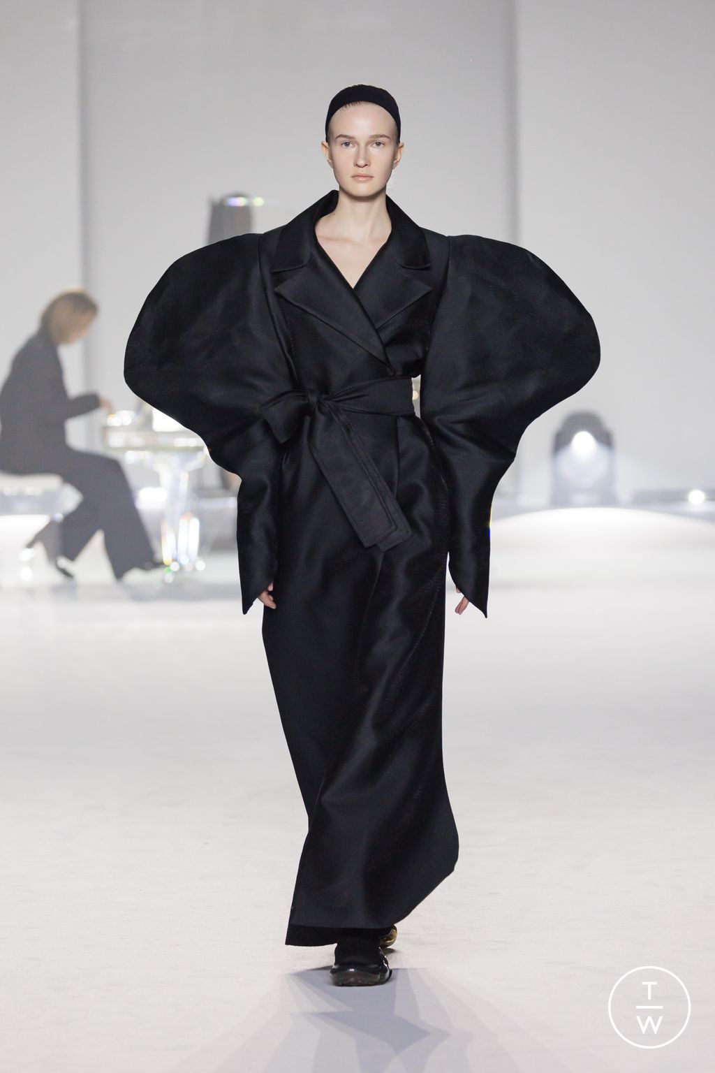 Fashion Week Milan Fall/Winter 2024 look 27 de la collection Maison Yoshiki Paris womenswear