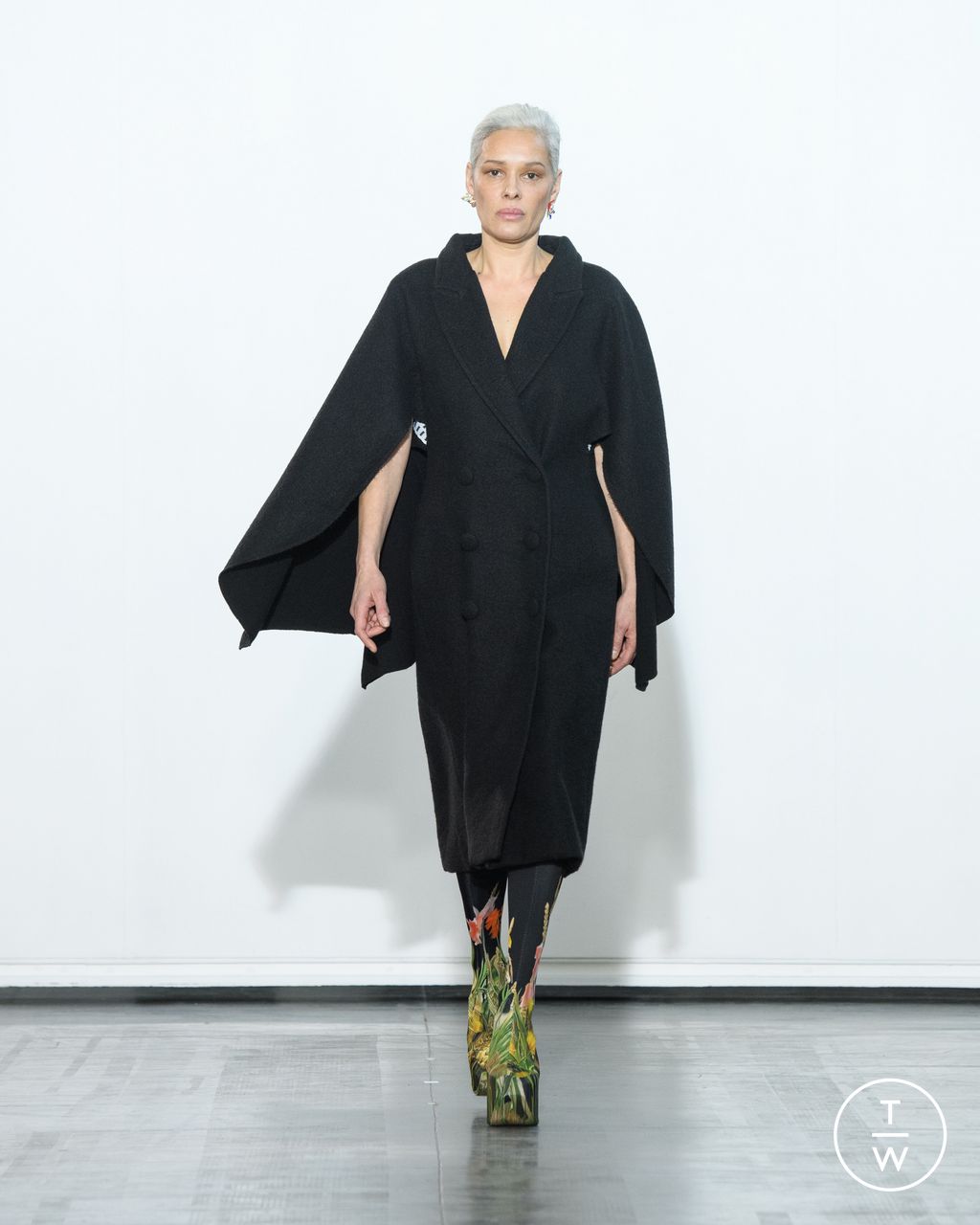Fashion Week Paris Fall/Winter 2023 look 17 from the Maitrepierre collection womenswear
