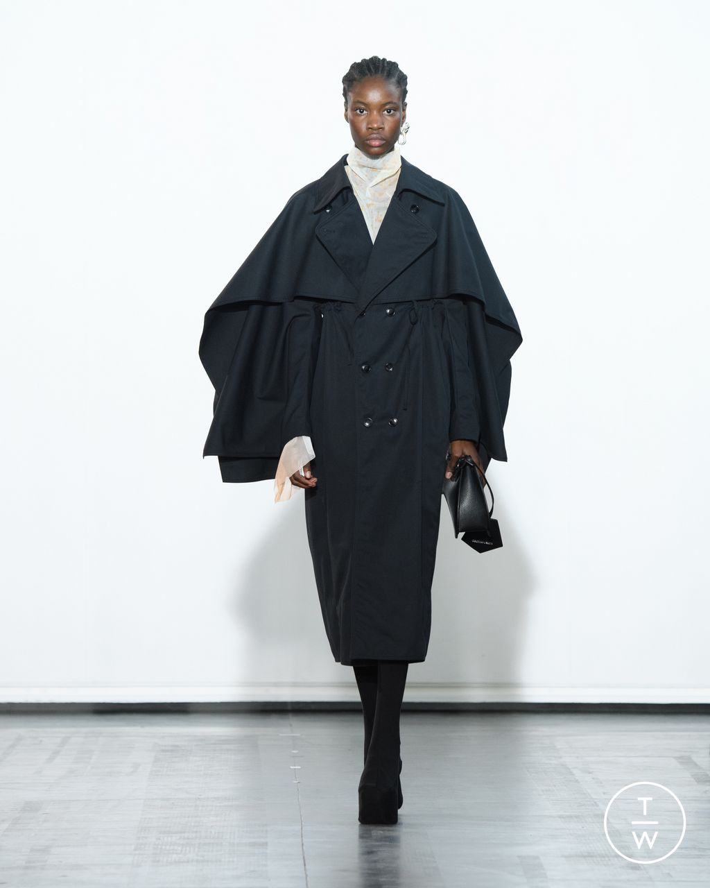 Fashion Week Paris Fall/Winter 2023 look 24 from the Maitrepierre collection womenswear
