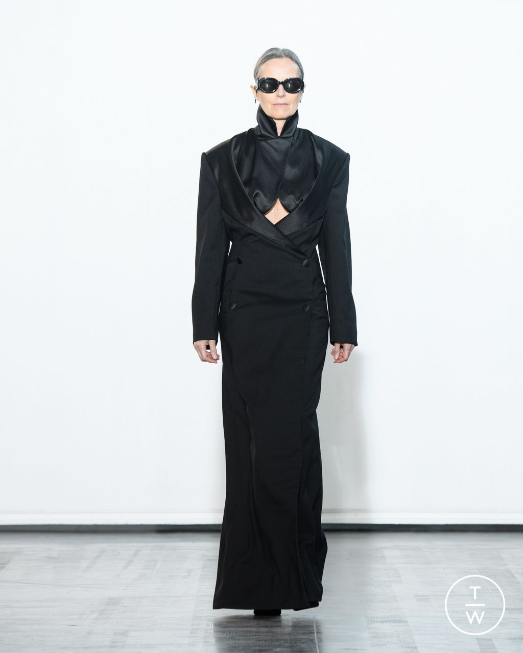 Fashion Week Paris Fall/Winter 2023 look 26 from the Maitrepierre collection womenswear