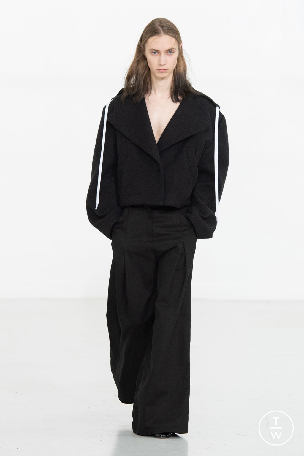 Fashion Week Paris Fall/Winter 2024 look 10 de la collection Maitrepierre womenswear