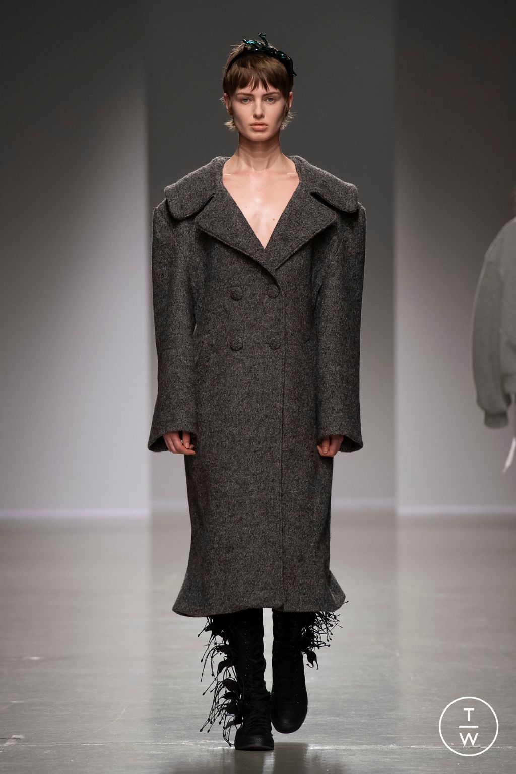 Fashion Week Paris Fall/Winter 2025 look 11 from the Maitrepierre collection womenswear