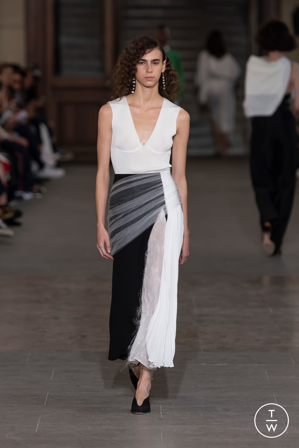 Fashion Week Paris Spring/Summer 2020 look 9 from the Mame Kurogouchi collection womenswear