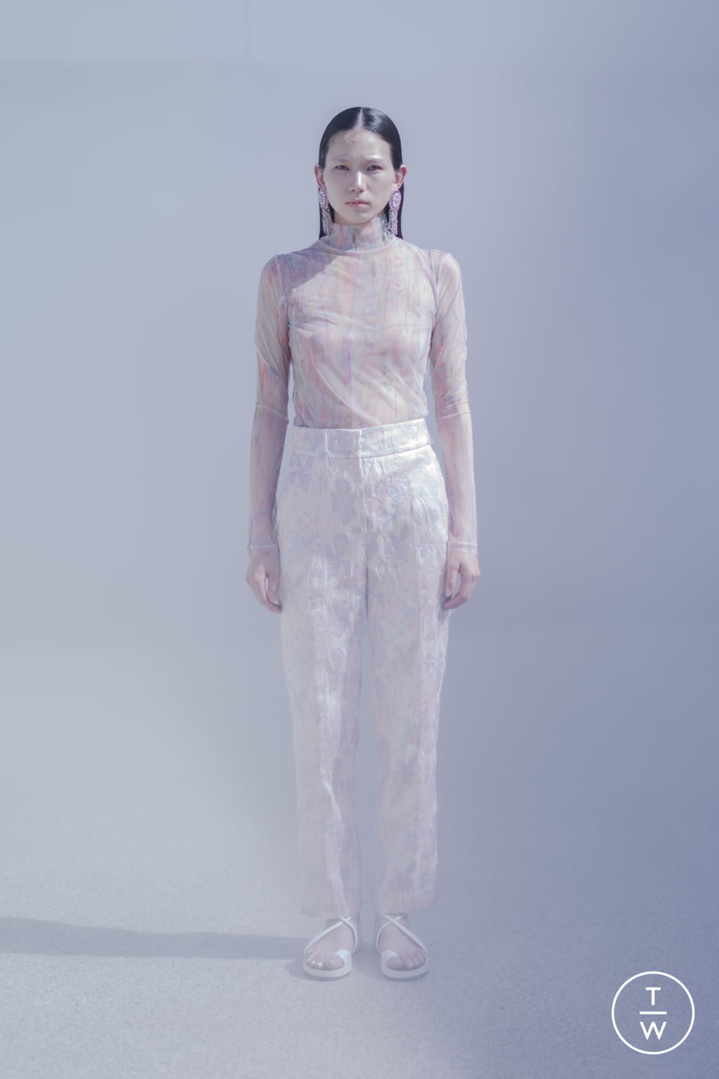 Fashion Week Paris Spring/Summer 2022 look 2 de la collection Mame Kurogouchi womenswear