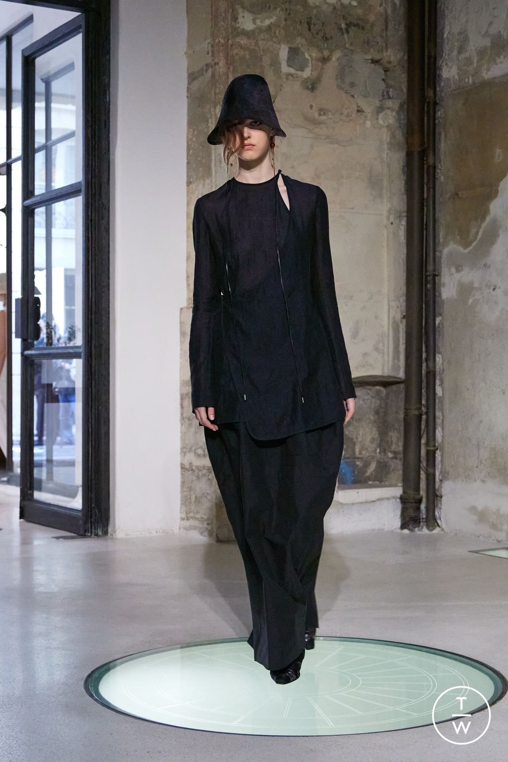 Fashion Week Paris Spring-Summer 2025 look 4 de la collection Mame Kurogouchi womenswear