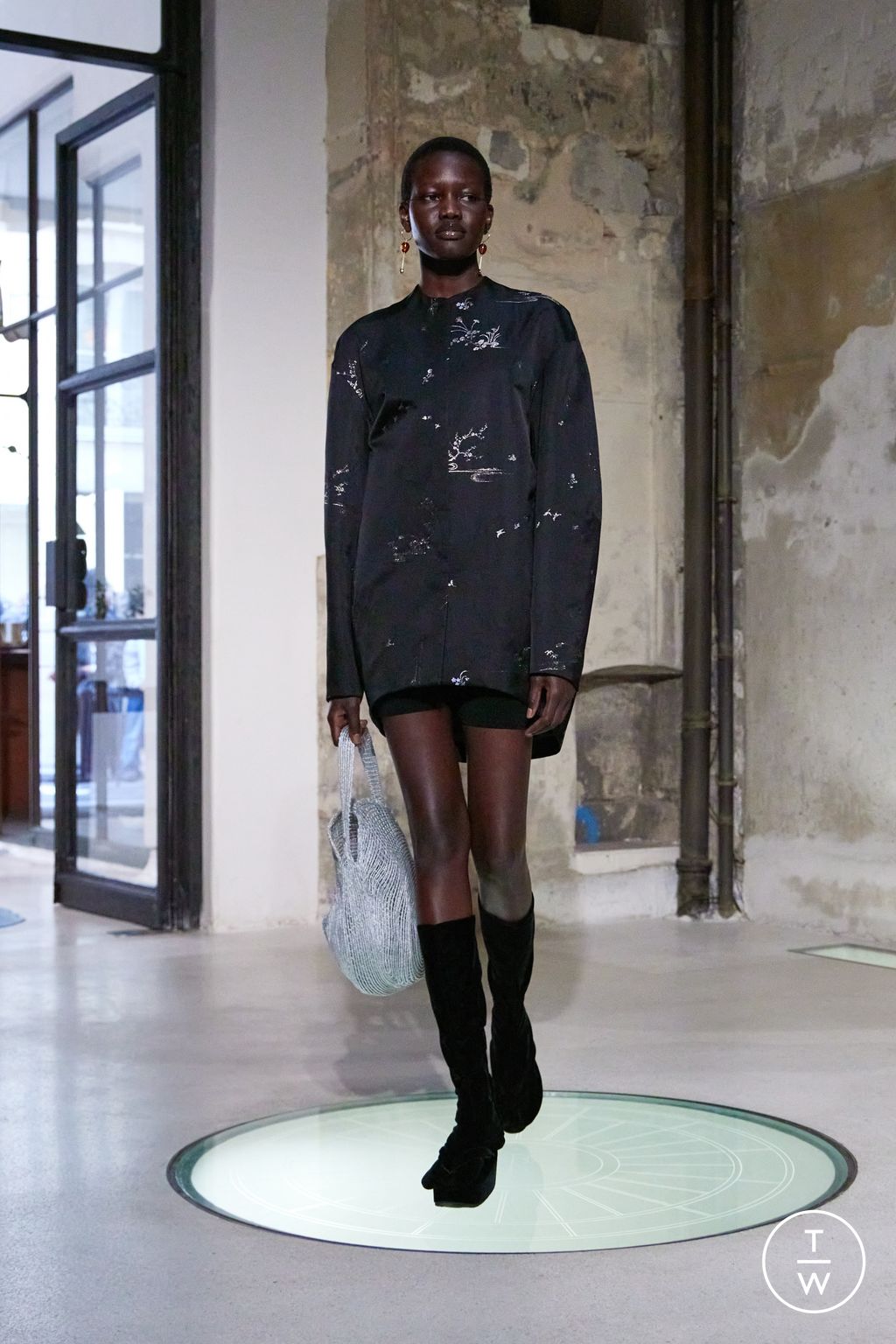 Fashion Week Paris Spring/Summer 2025 look 9 de la collection Mame Kurogouchi womenswear