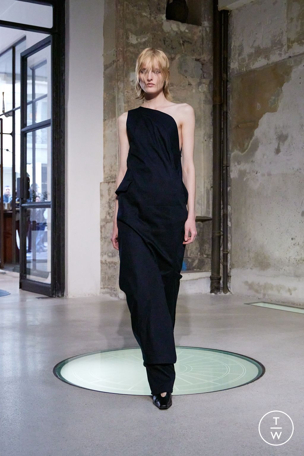 Fashion Week Paris Spring-Summer 2025 look 27 from the Mame Kurogouchi collection womenswear