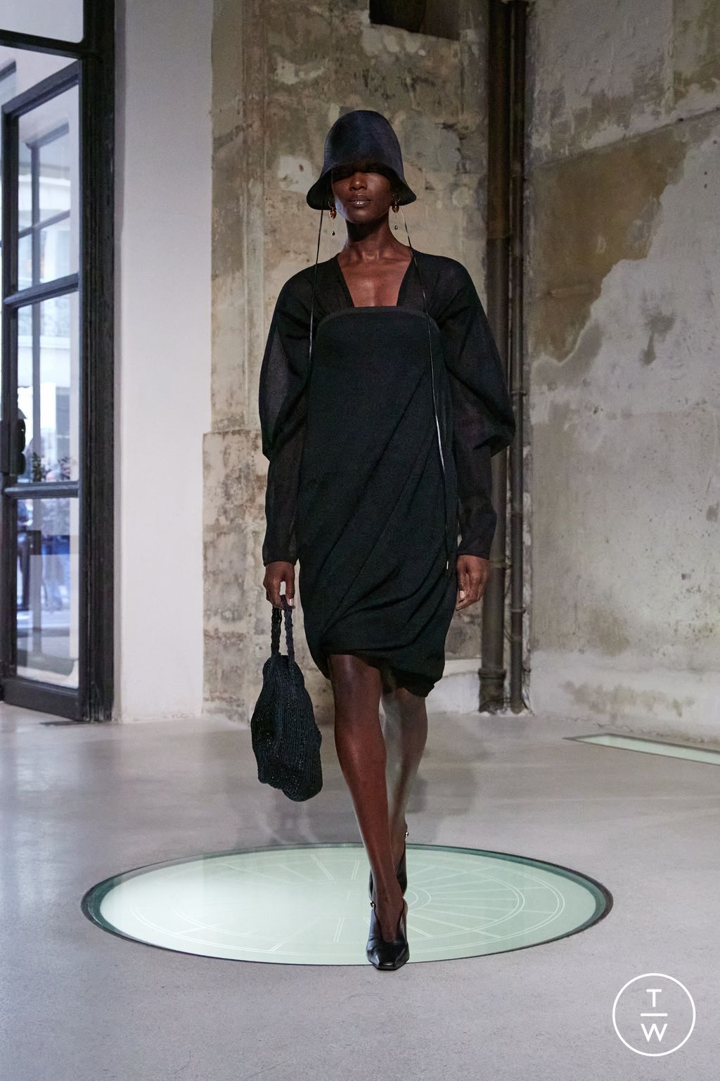 Fashion Week Paris Spring/Summer 2025 look 33 de la collection Mame Kurogouchi womenswear