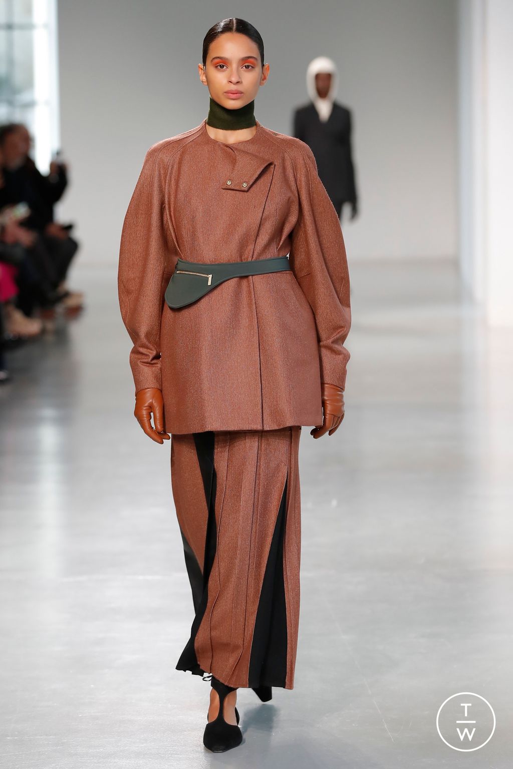 Fashion Week Paris Fall/Winter 2023 look 5 de la collection Mame Kurogouchi womenswear