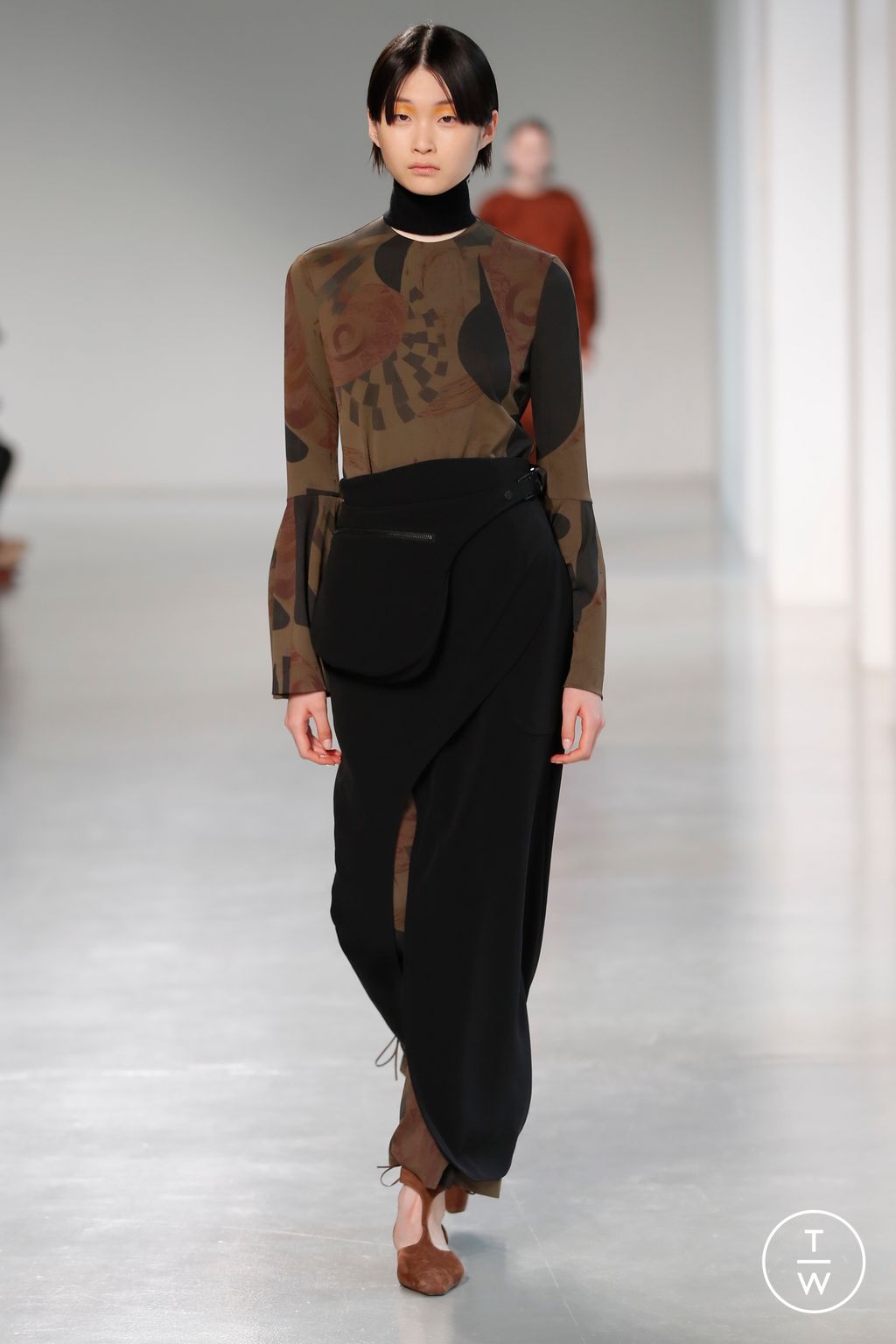 Fashion Week Paris Fall/Winter 2023 look 11 de la collection Mame Kurogouchi womenswear
