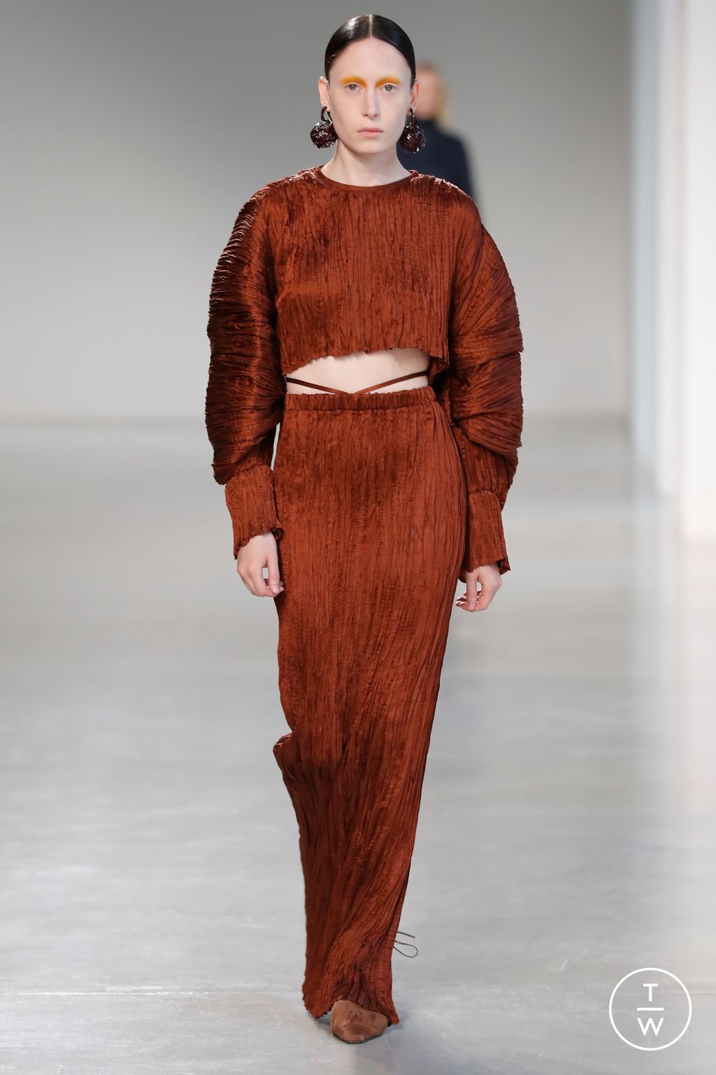 Fashion Week Paris Fall/Winter 2023 look 12 de la collection Mame Kurogouchi womenswear