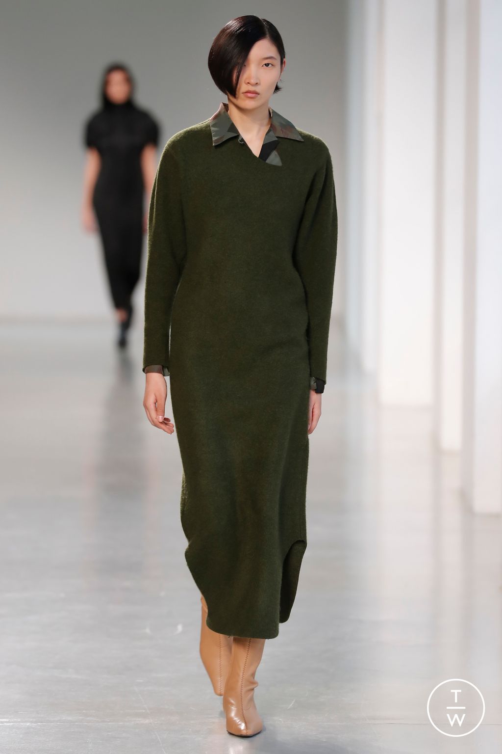 Fashion Week Paris Fall/Winter 2023 look 14 de la collection Mame Kurogouchi womenswear