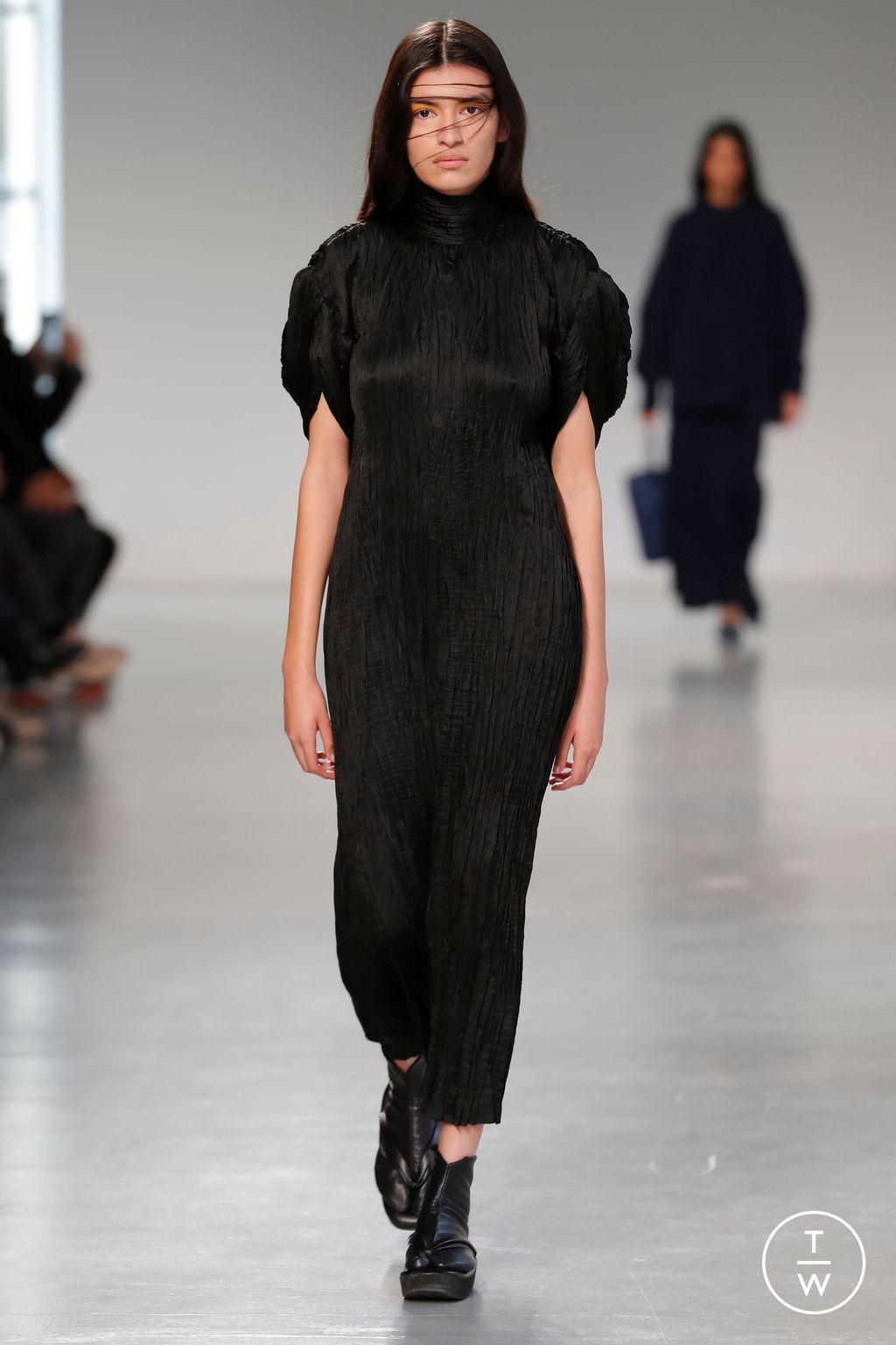 Fashion Week Paris Fall/Winter 2023 look 15 from the Mame Kurogouchi collection womenswear