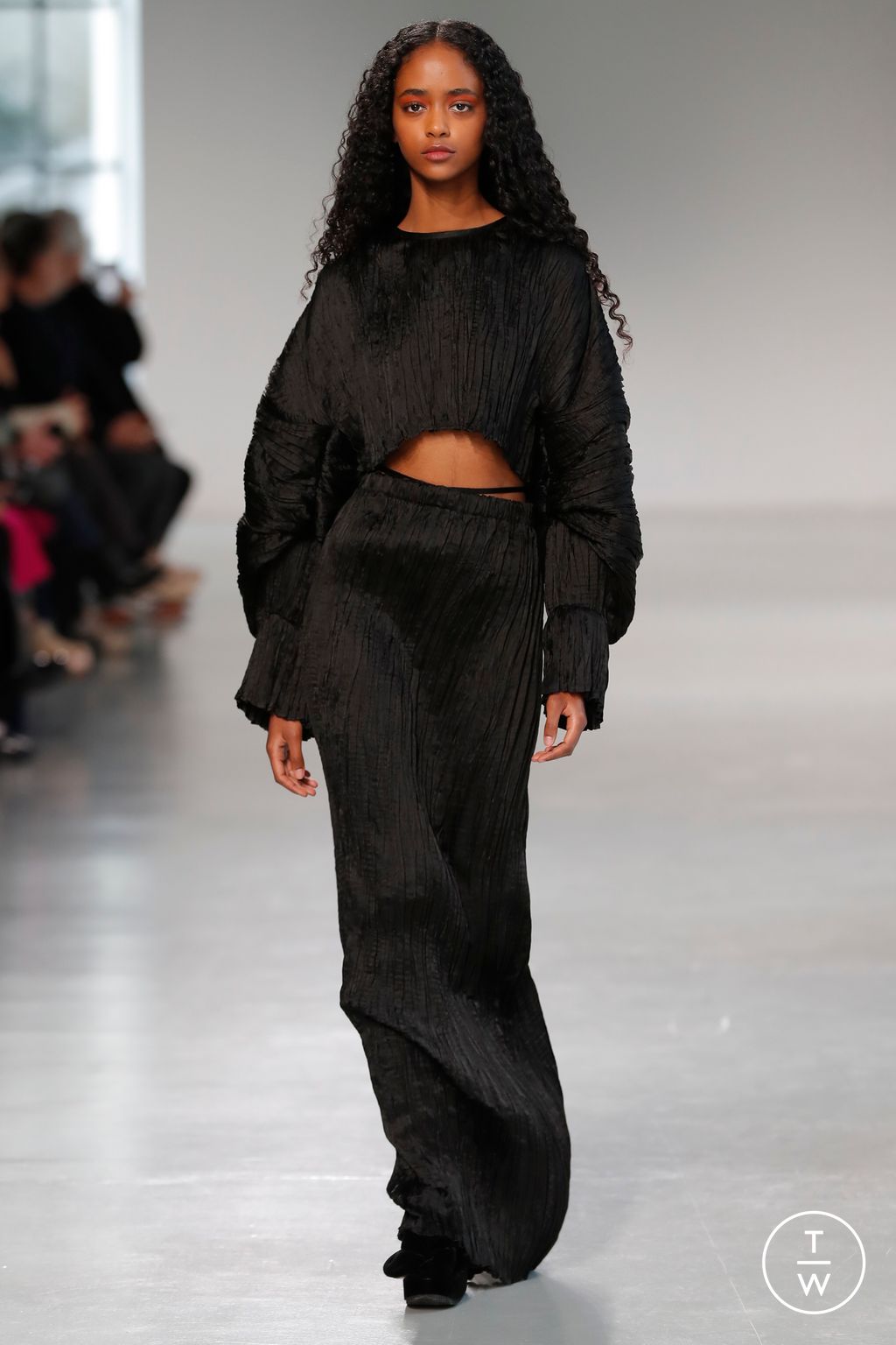 Fashion Week Paris Fall/Winter 2023 look 19 from the Mame Kurogouchi collection 女装