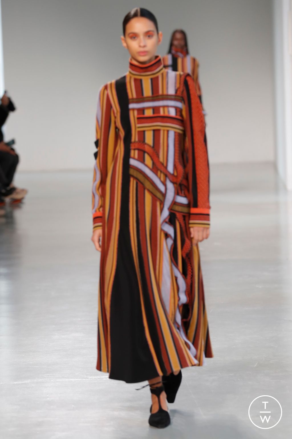 Fashion Week Paris Fall/Winter 2023 look 27 from the Mame Kurogouchi collection 女装