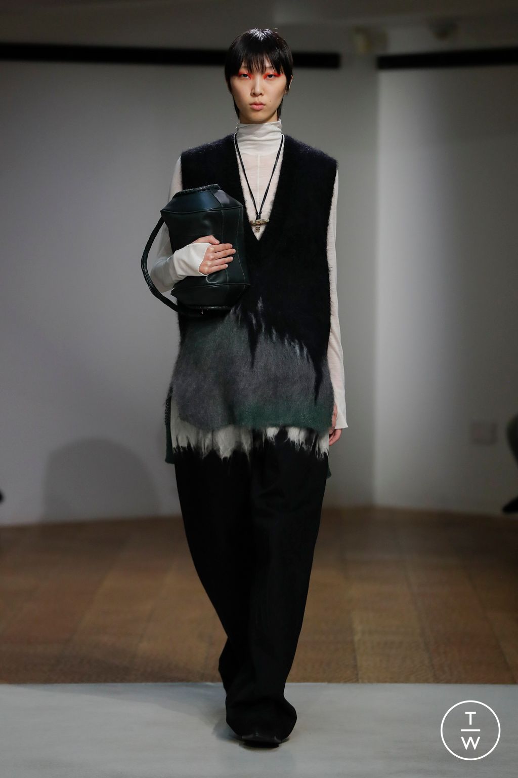 Fashion Week Paris Fall/Winter 2024 look 2 de la collection Mame Kurogouchi womenswear