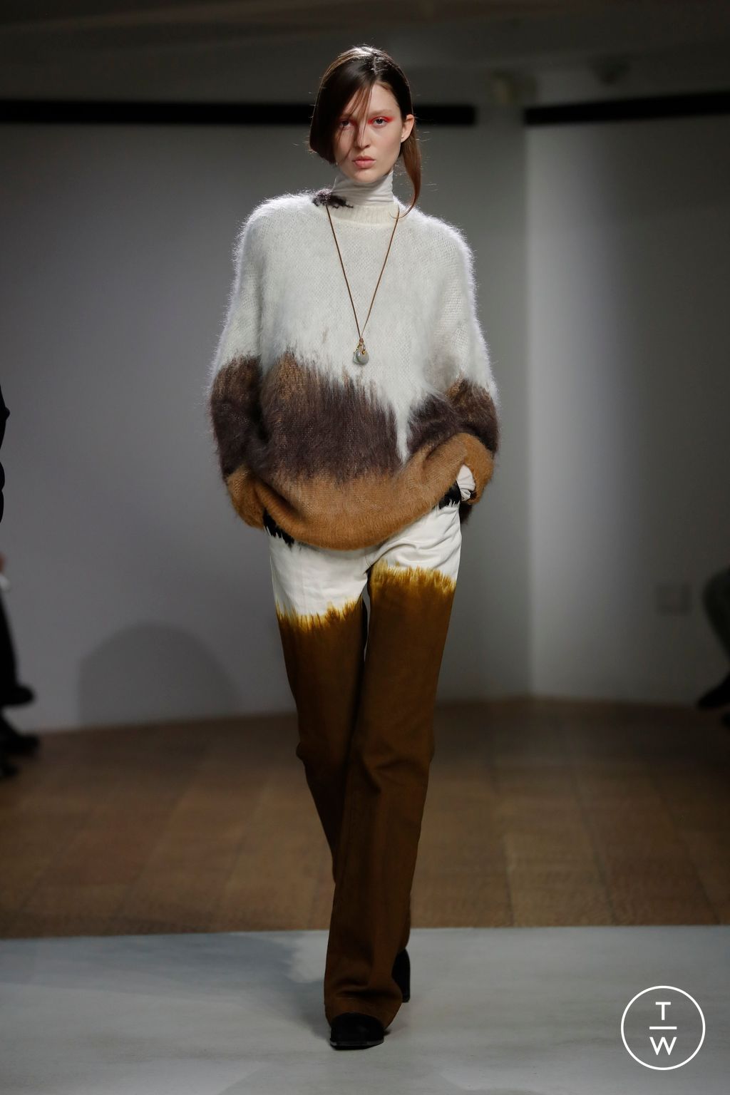 Fashion Week Paris Fall/Winter 2024 look 3 de la collection Mame Kurogouchi womenswear