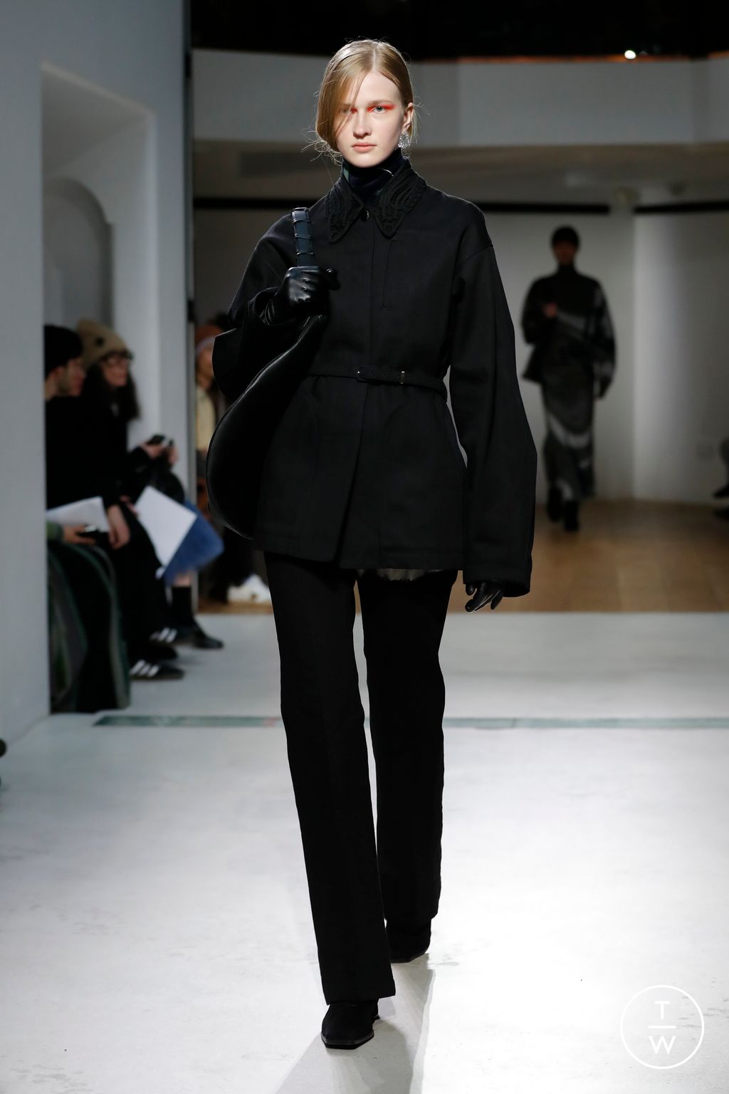 Fashion Week Paris Fall/Winter 2024 look 23 de la collection Mame Kurogouchi womenswear