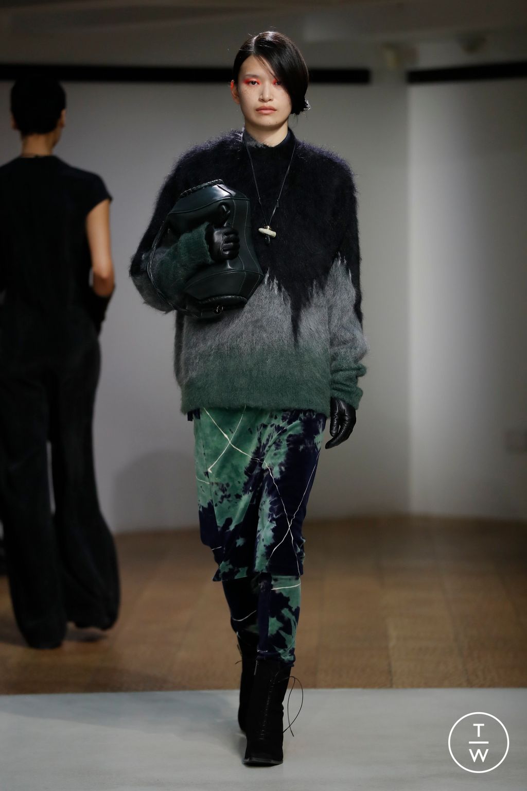 Fashion Week Paris Fall/Winter 2024 look 26 de la collection Mame Kurogouchi womenswear