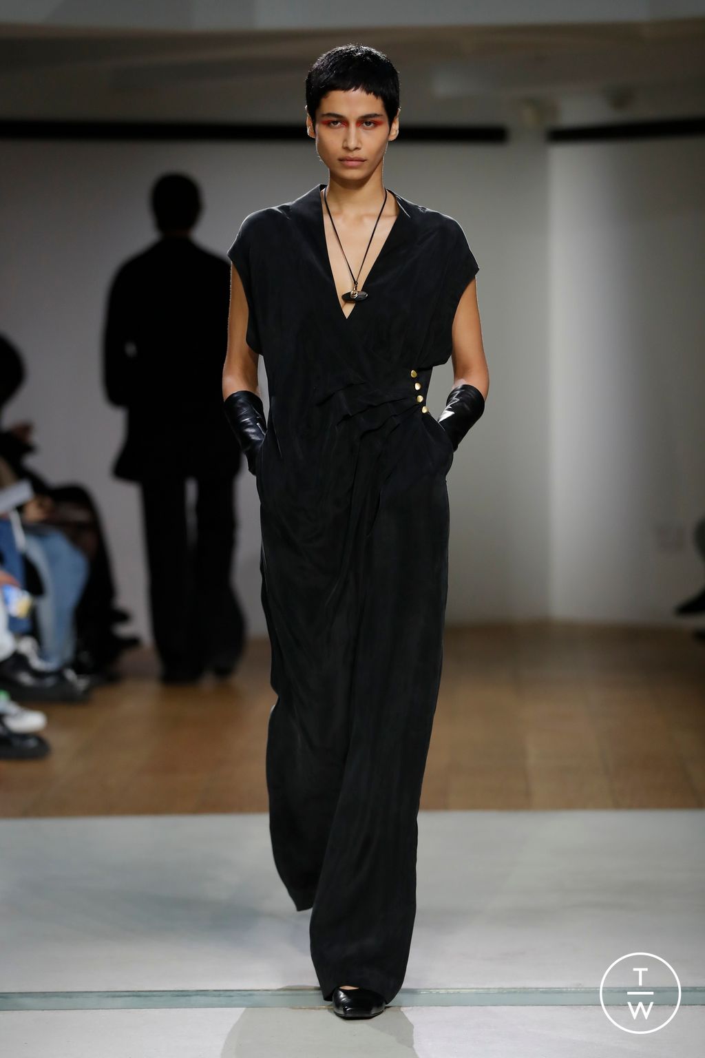Fashion Week Paris Fall/Winter 2024 look 27 from the Mame Kurogouchi collection 女装