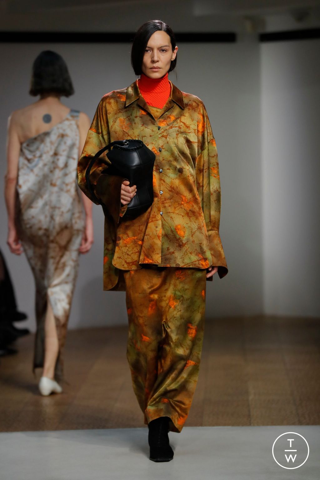 Fashion Week Paris Fall/Winter 2024 look 29 de la collection Mame Kurogouchi womenswear