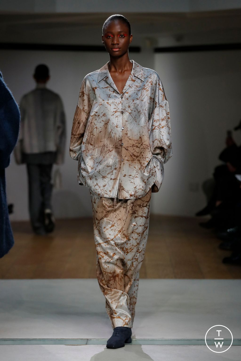 Fashion Week Paris Fall/Winter 2024 look 31 de la collection Mame Kurogouchi womenswear