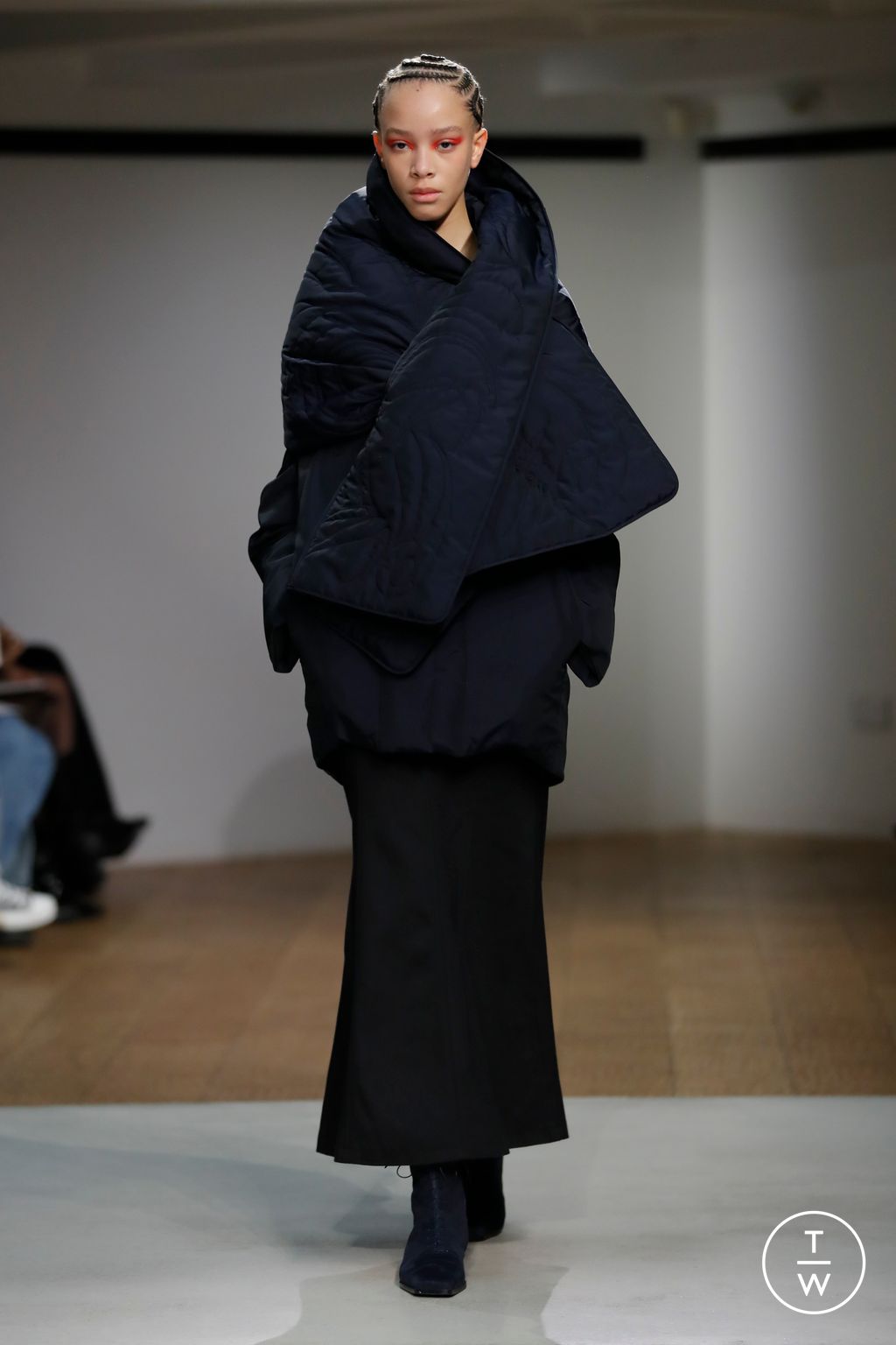 Fashion Week Paris Fall/Winter 2024 look 35 from the Mame Kurogouchi collection 女装