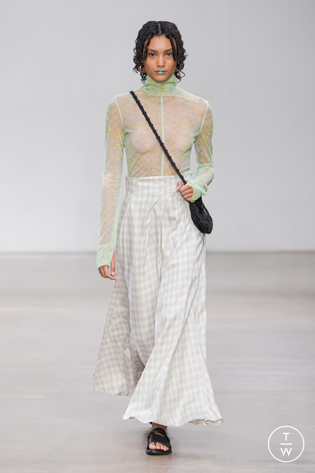 Fashion Week Paris Spring/Summer 2023 look 17 from the Mame Kurogouchi collection womenswear