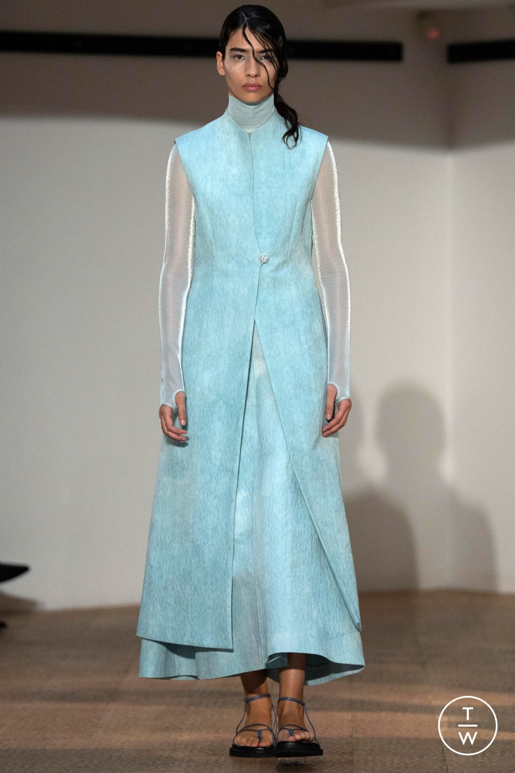 Fashion Week Paris Spring/Summer 2024 look 4 de la collection Mame Kurogouchi womenswear