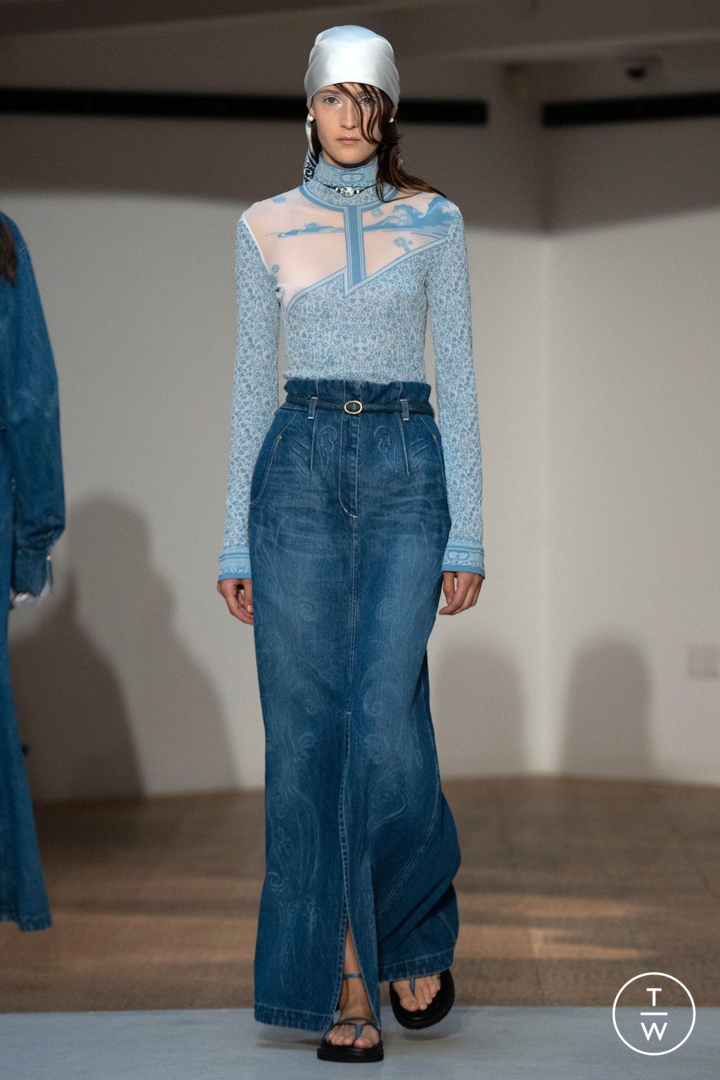 Fashion Week Paris Spring/Summer 2024 look 6 de la collection Mame Kurogouchi womenswear