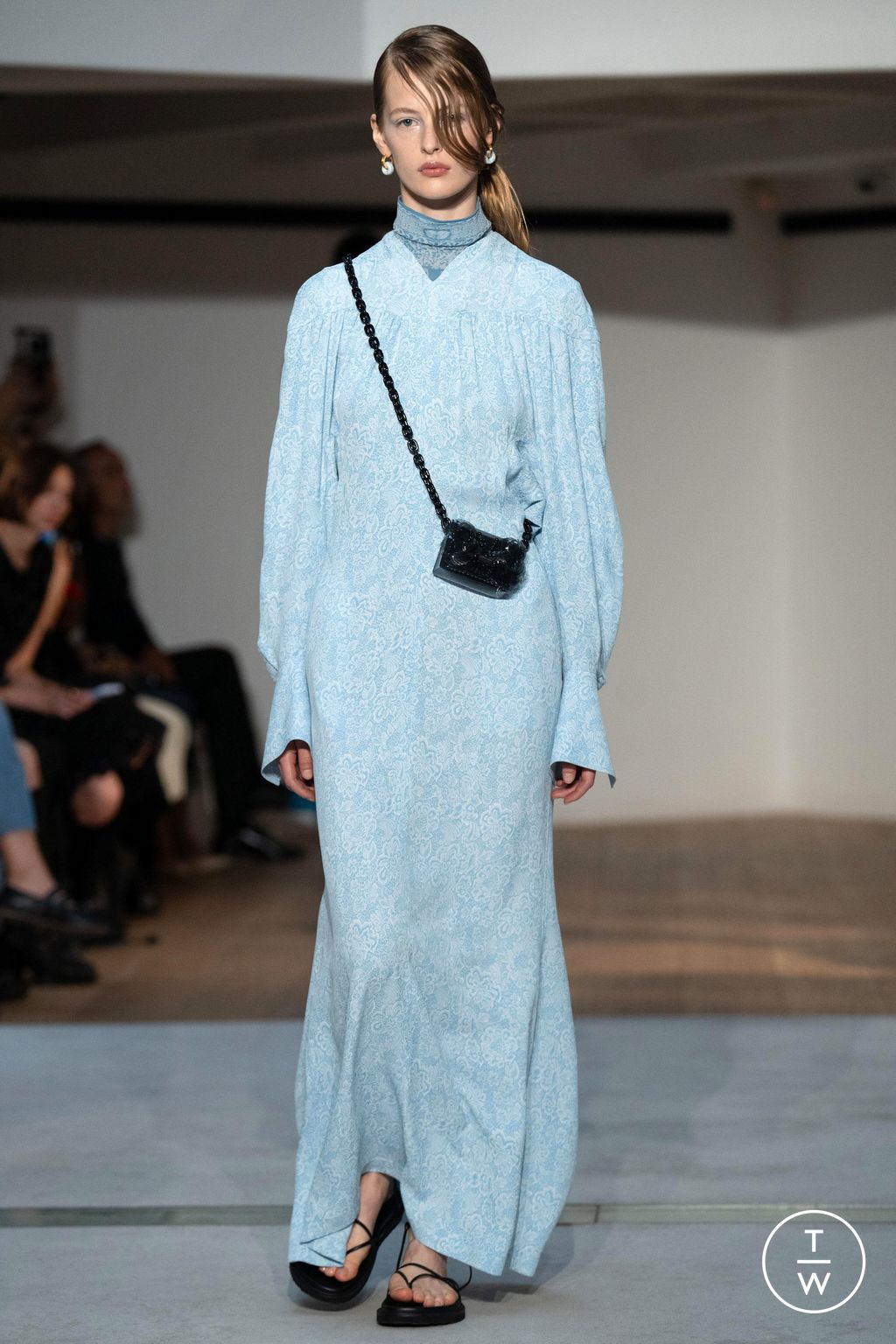 Fashion Week Paris Spring/Summer 2024 look 18 from the Mame Kurogouchi collection 女装