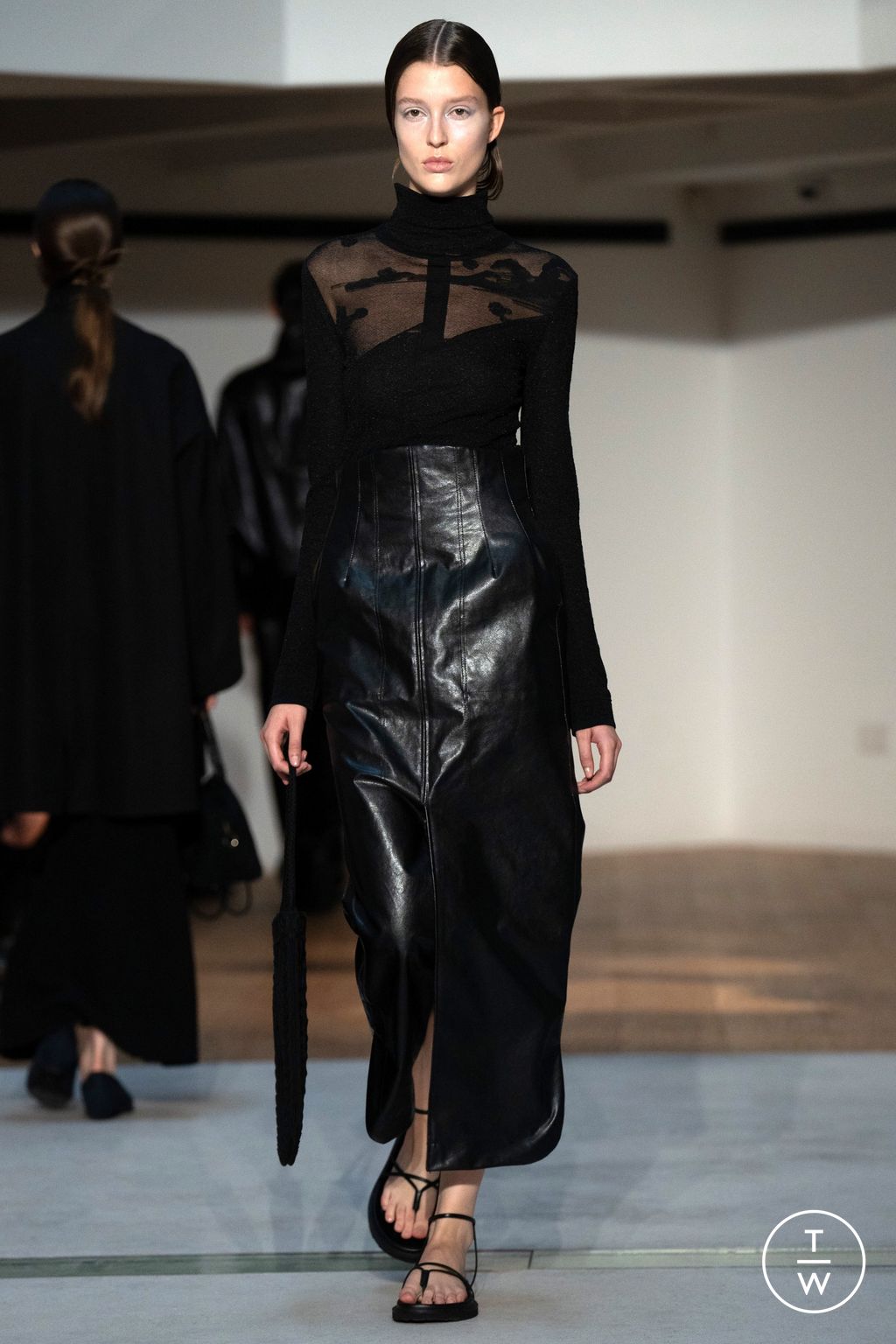 Fashion Week Paris Spring/Summer 2024 look 24 from the Mame Kurogouchi collection 女装