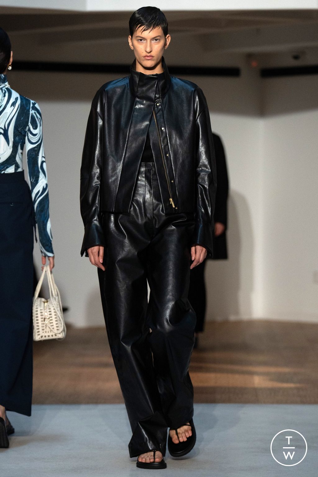 Fashion Week Paris Spring/Summer 2024 look 25 from the Mame Kurogouchi collection 女装