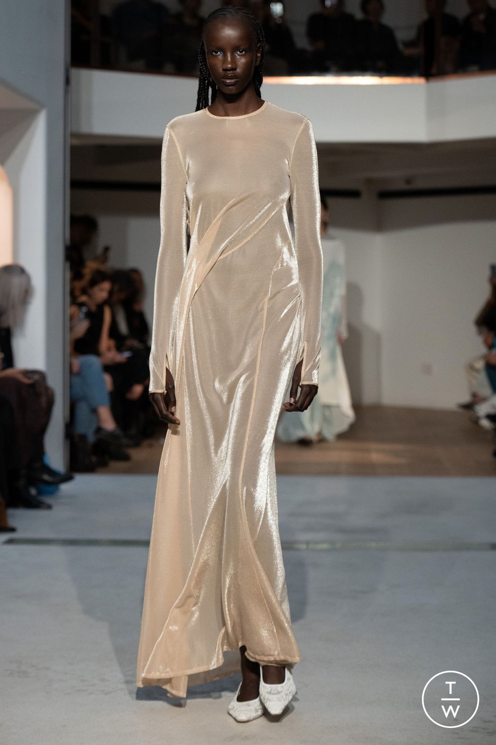 Fashion Week Paris Spring/Summer 2024 look 32 from the Mame Kurogouchi collection 女装