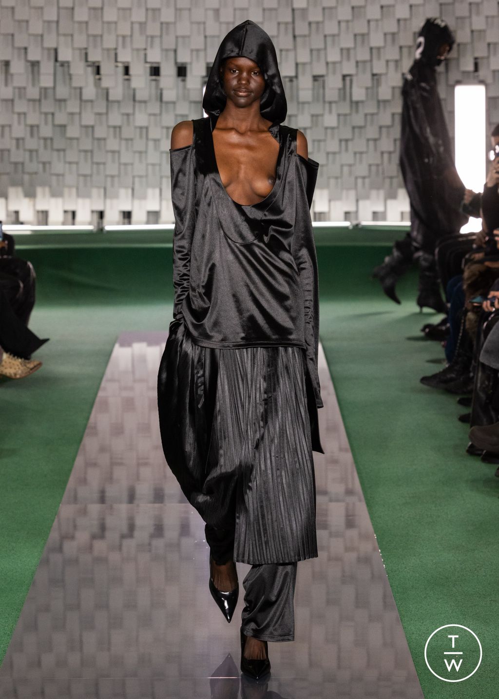 Fashion Week Paris Fall/Winter 2024 look 5 de la collection ½ Mamuor ™ menswear