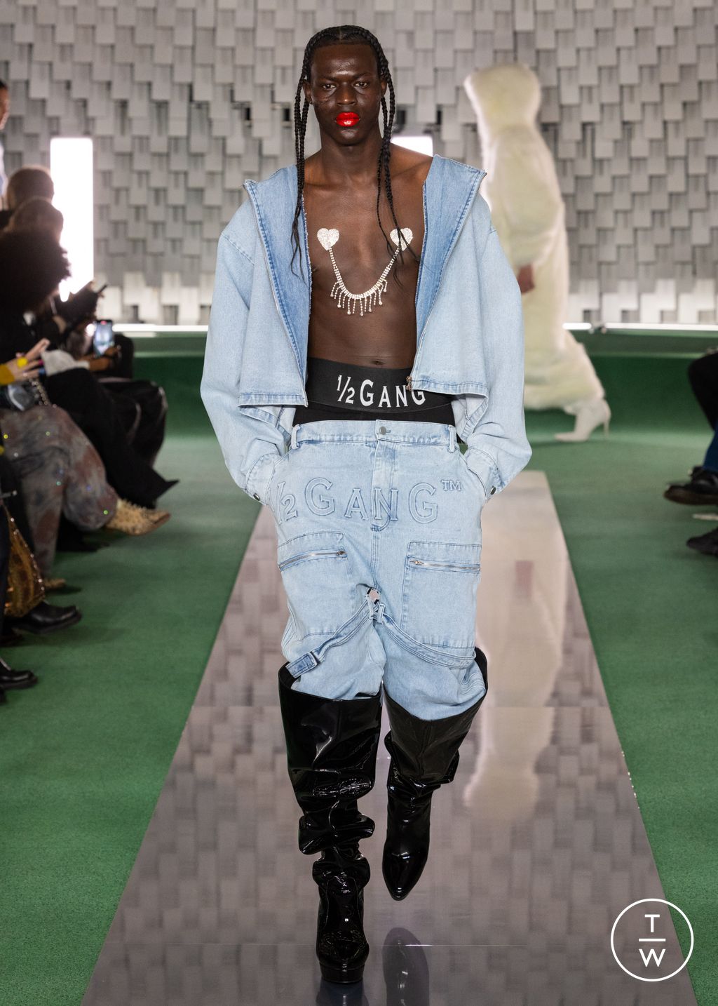 Fashion Week Paris Fall/Winter 2024 look 7 from the ½ Mamuor ™ collection menswear