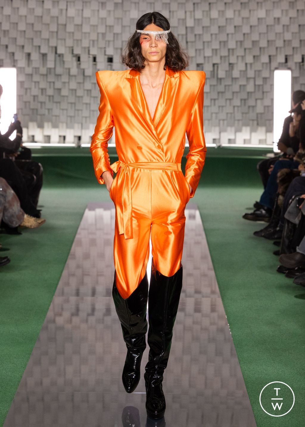 Fashion Week Paris Fall/Winter 2024 look 21 from the ½ Mamuor ™ collection 男装
