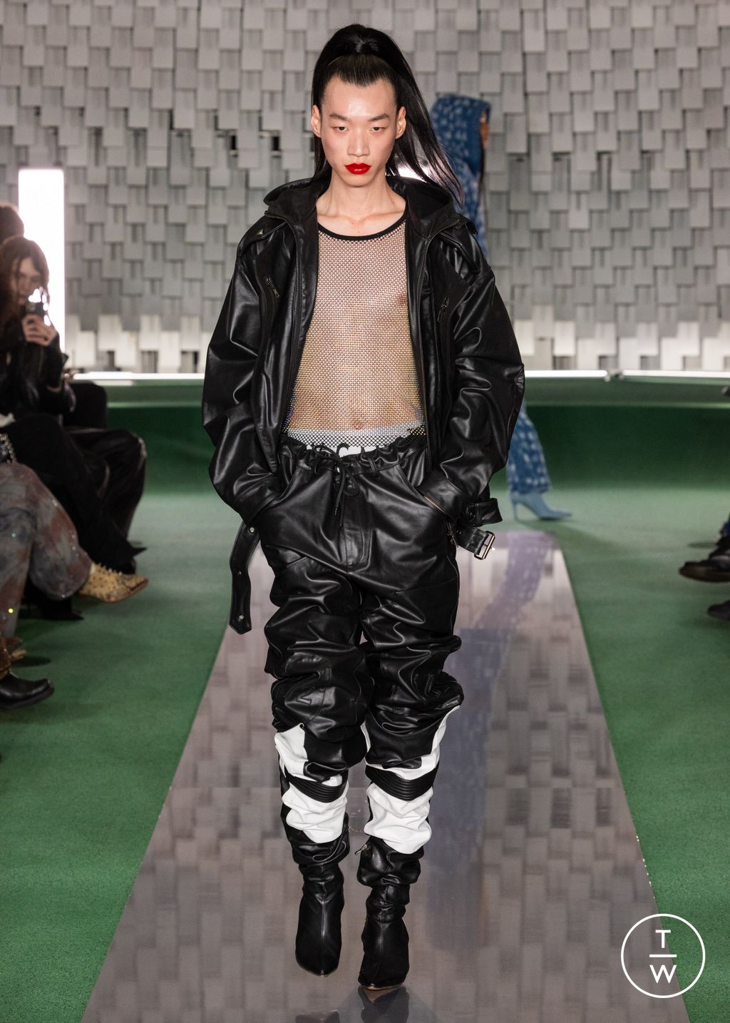 Fashion Week Paris Fall/Winter 2024 look 27 from the ½ Mamuor ™ collection 男装
