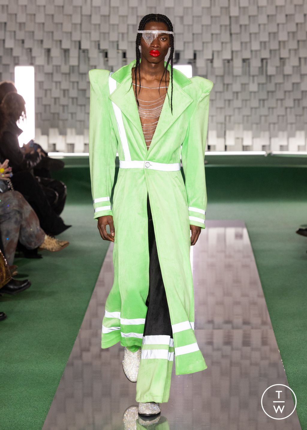 Fashion Week Paris Fall/Winter 2024 look 34 from the ½ Mamuor ™ collection menswear