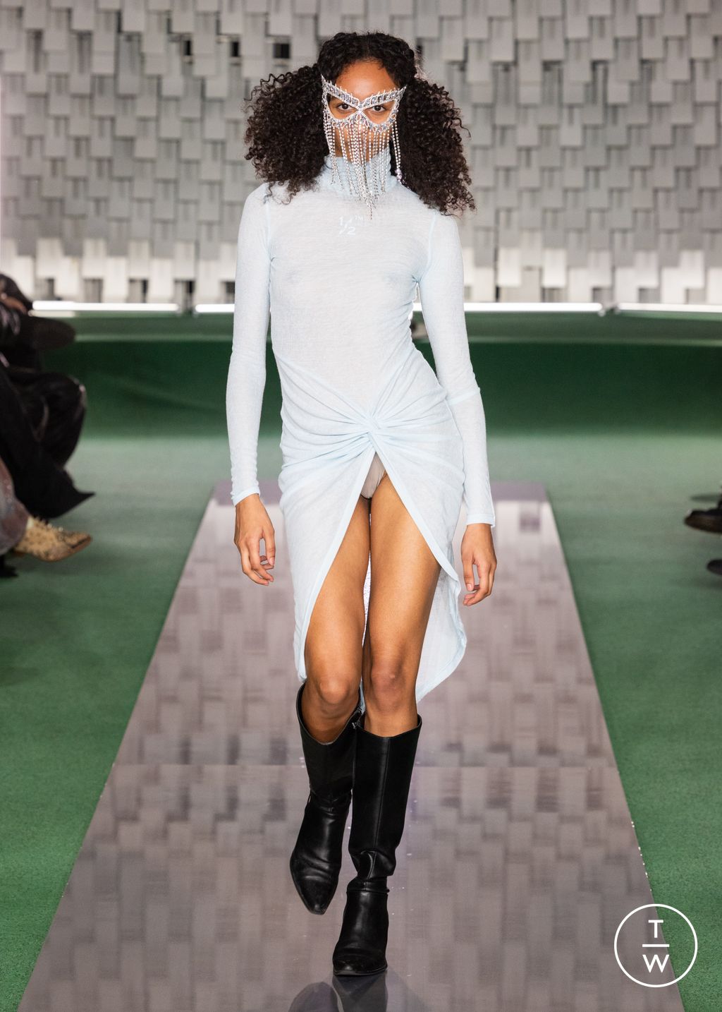 Fashion Week Paris Fall/Winter 2024 look 35 de la collection ½ Mamuor ™ menswear