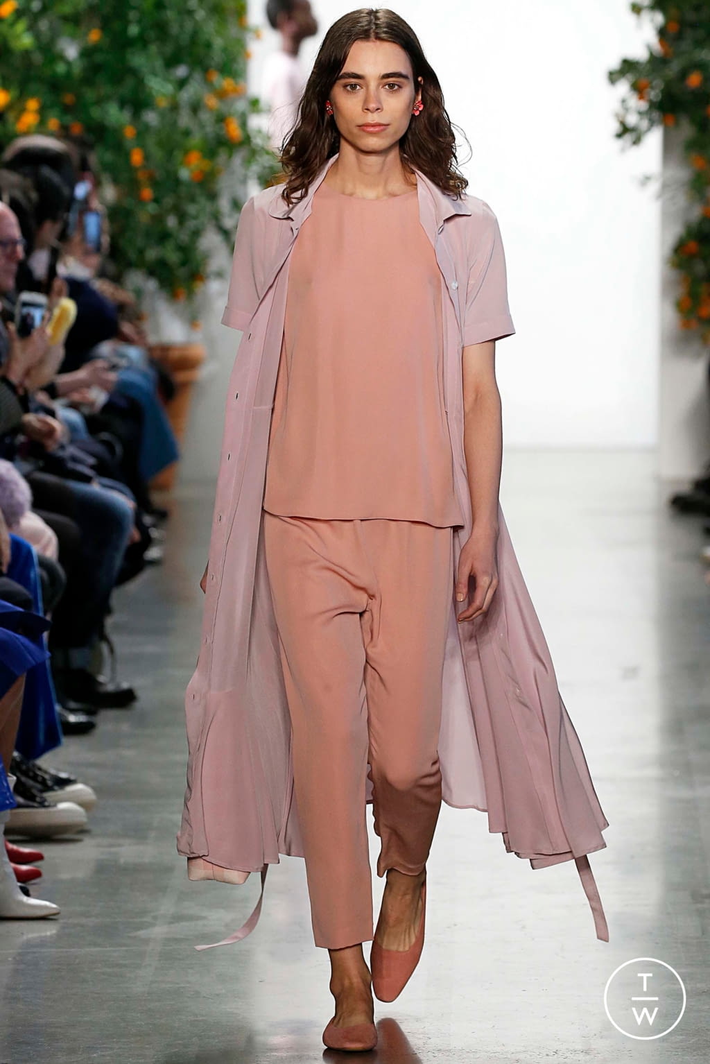 Fashion Week New York Spring/Summer 2018 look 7 from the Mansur Gavriel collection womenswear