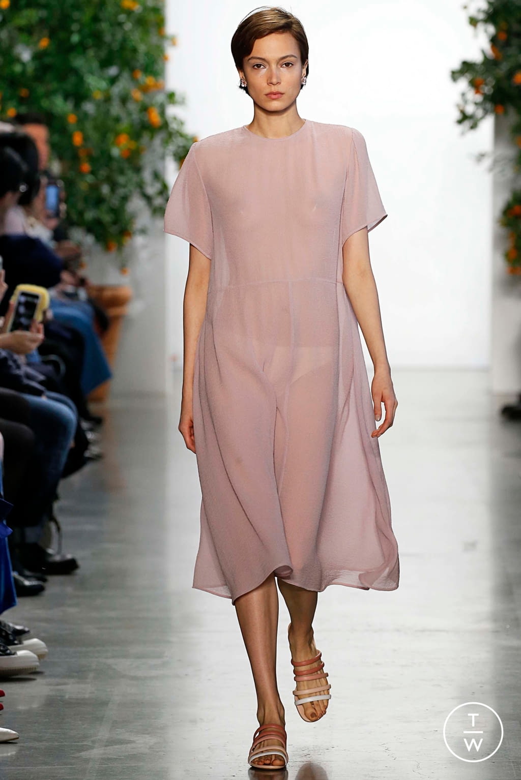 Fashion Week New York Spring/Summer 2018 look 11 from the Mansur Gavriel collection womenswear