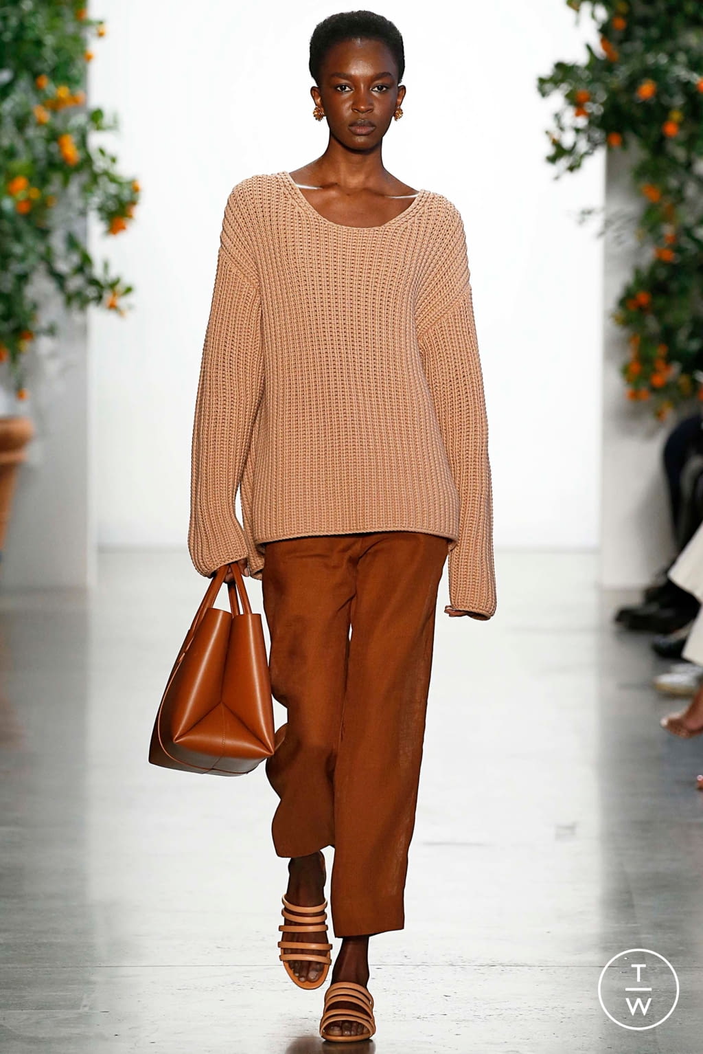 Fashion Week New York Spring/Summer 2018 look 13 from the Mansur Gavriel collection womenswear