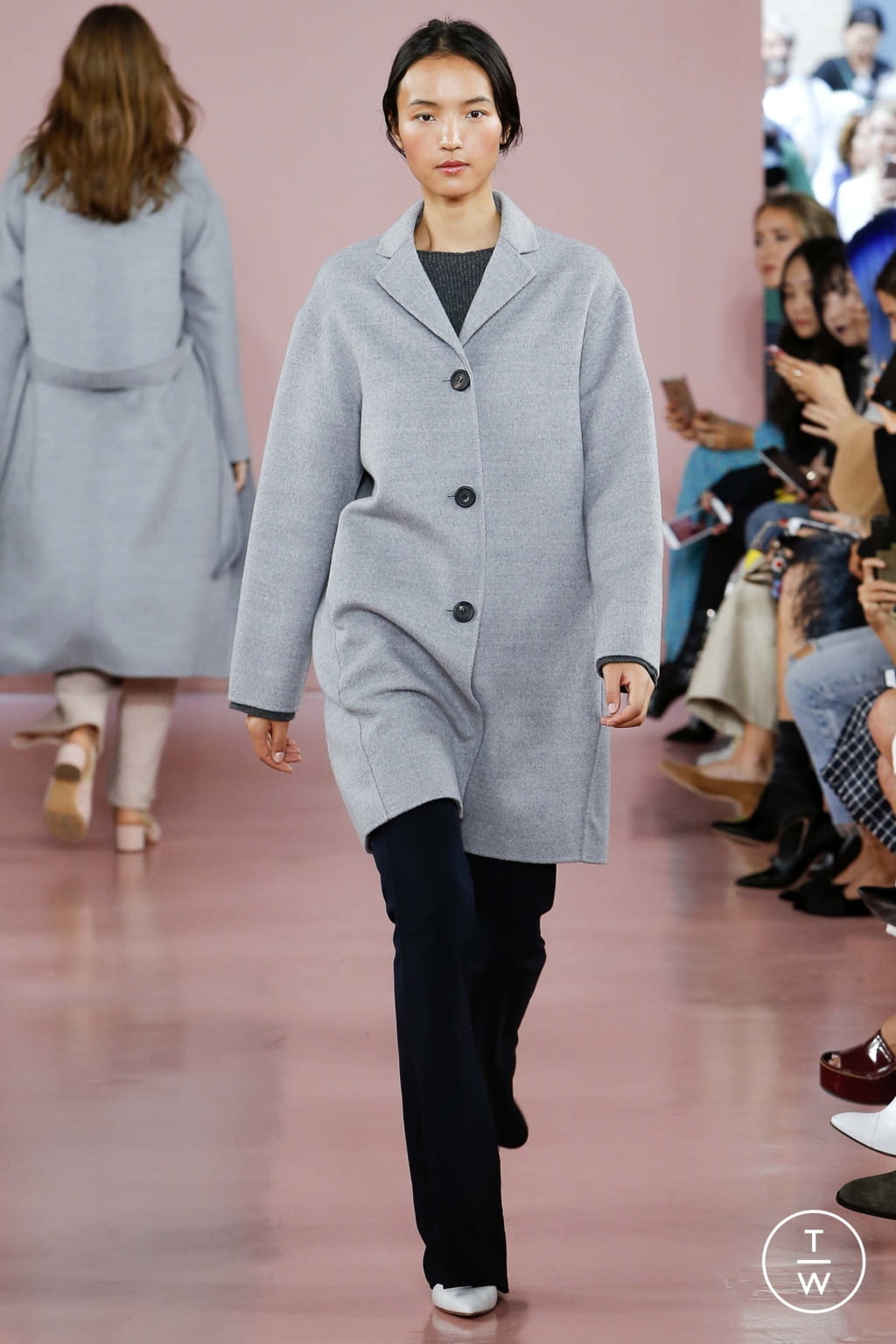 Fashion Week New York Fall/Winter 2017 look 30 from the Mansur Gavriel collection 女装