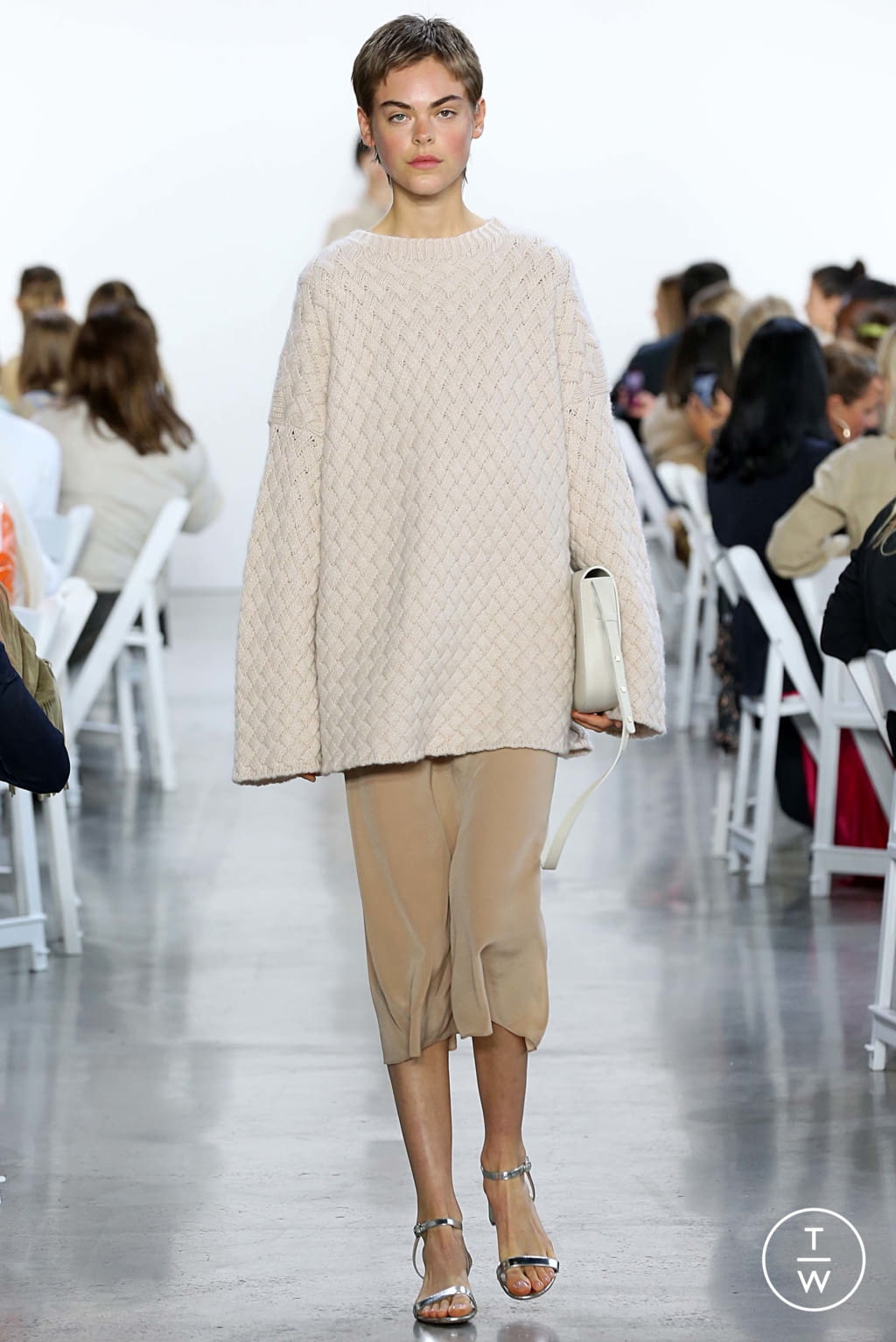 Fashion Week New York Fall/Winter 2018 look 4 from the Mansur Gavriel collection womenswear