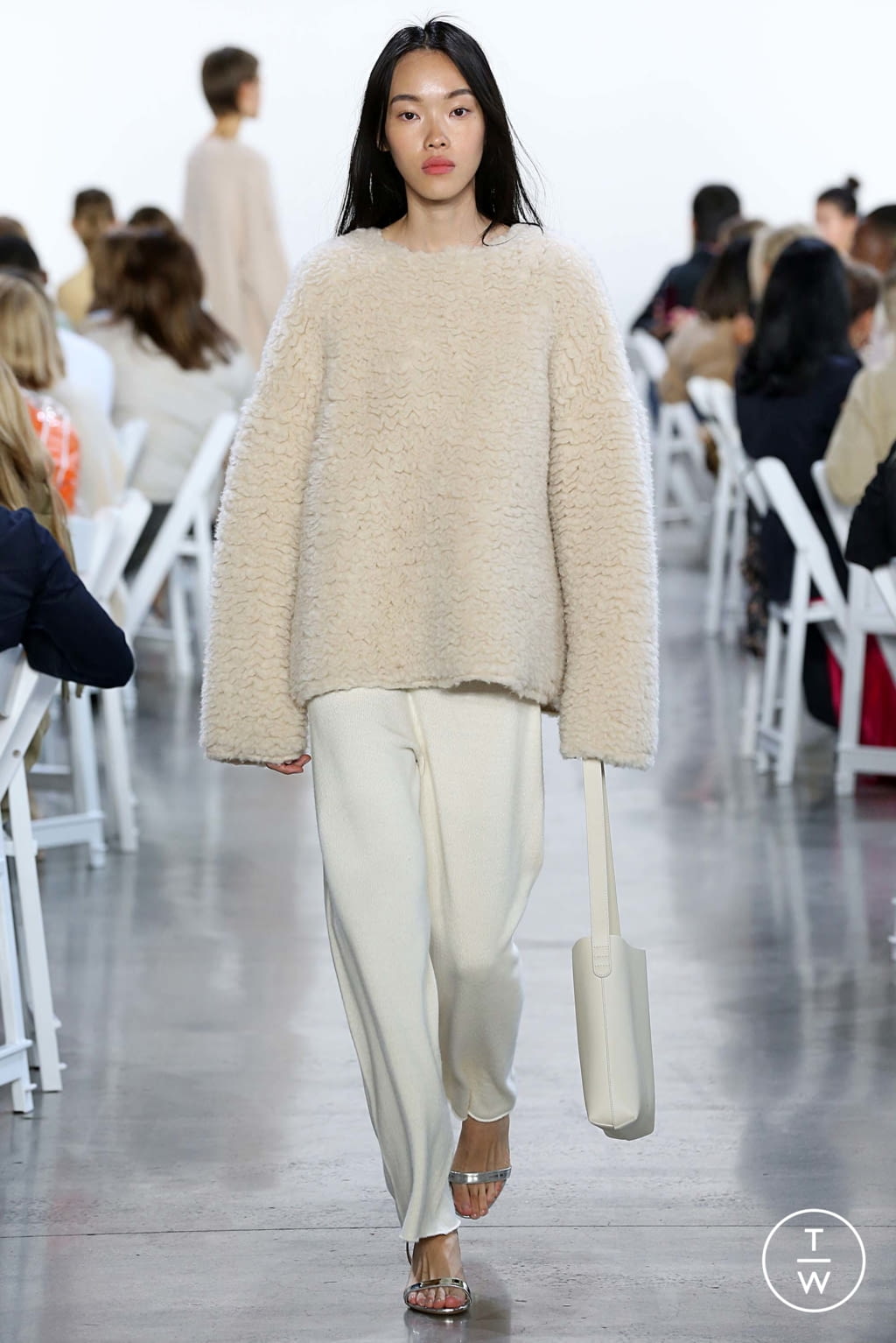 Fashion Week New York Fall/Winter 2018 look 6 from the Mansur Gavriel collection 女装