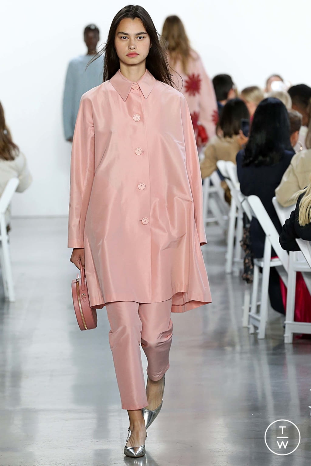 Fashion Week New York Fall/Winter 2018 look 13 from the Mansur Gavriel collection 女装