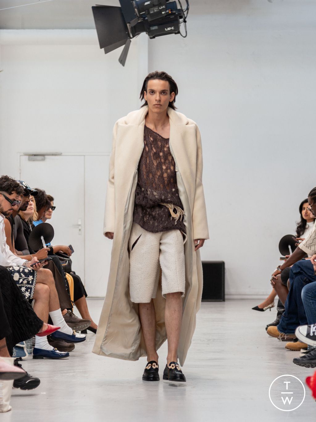 Fashion Week Paris Spring/Summer 2026 look 2 from the Alex Martin collection womenswear